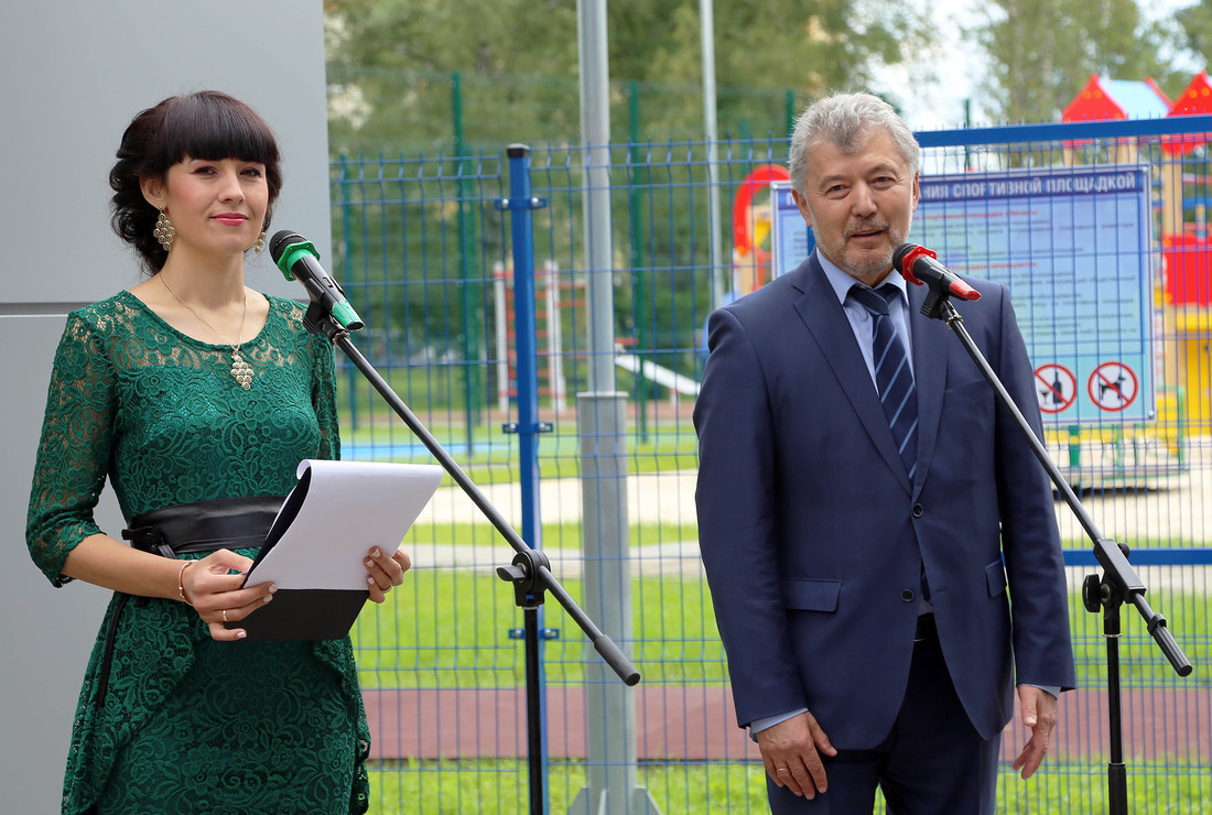 Дмитрий Аннюк выступает с приветственным словом