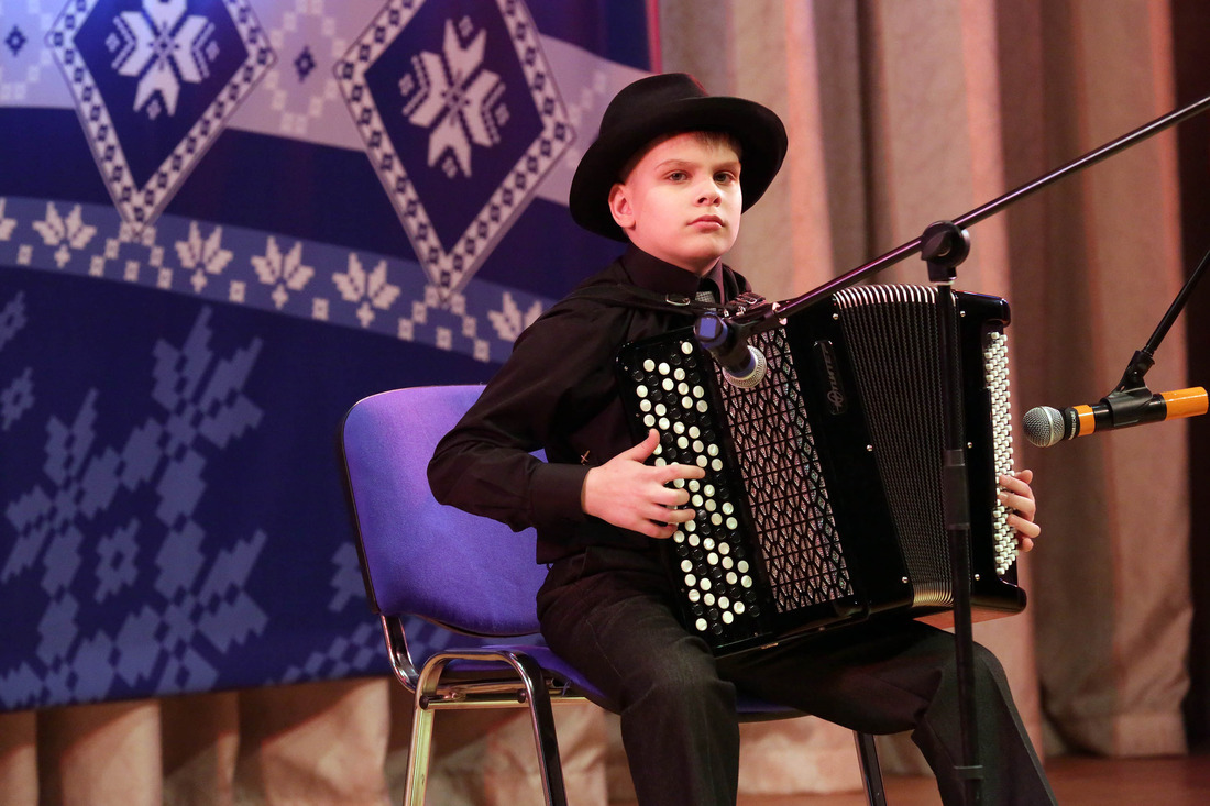 Матвей Крутиков (9 лет, Оршанское УМГ) исполняет композицию "Давай познакомимся"